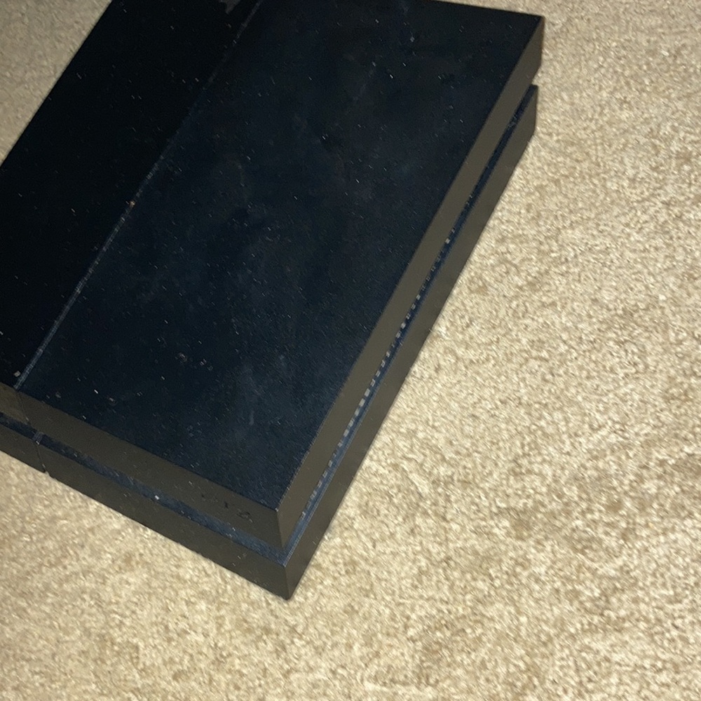 Playstation 4 - Picture 2 of 4